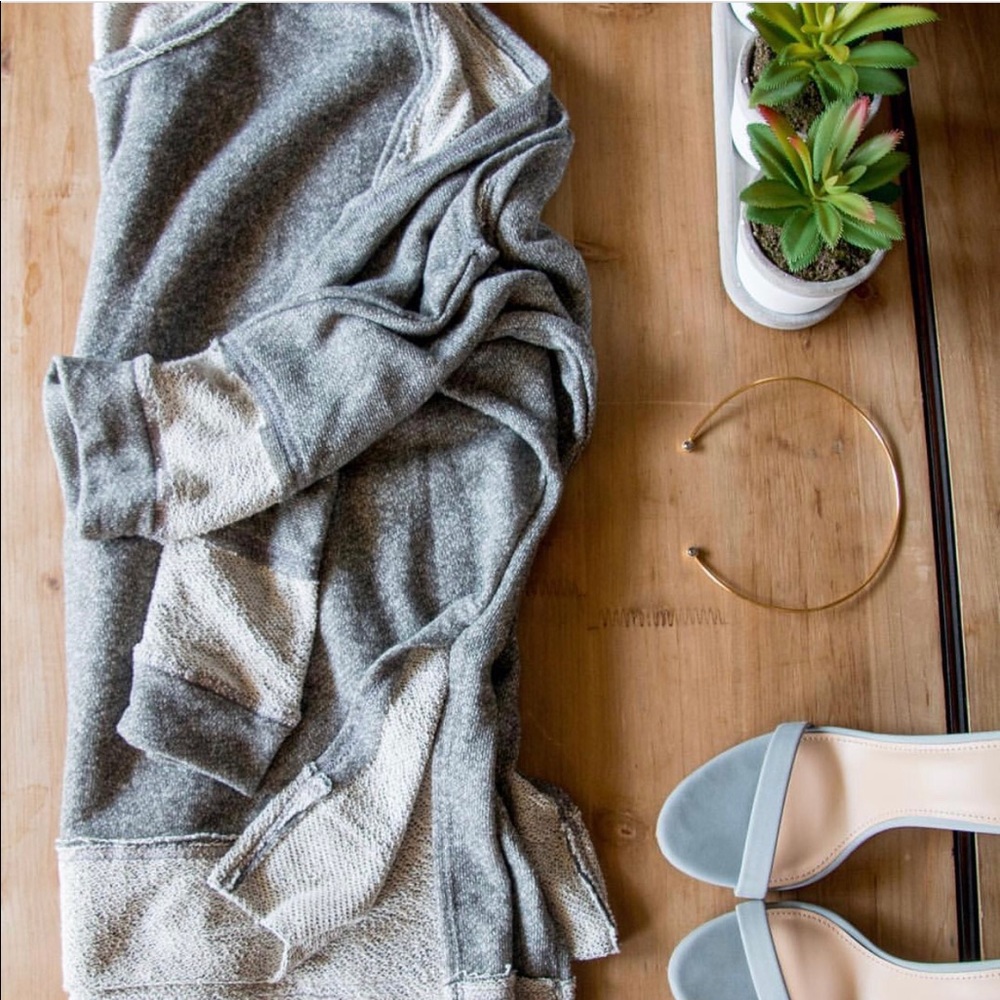 Open shoulder lightweight sweater top